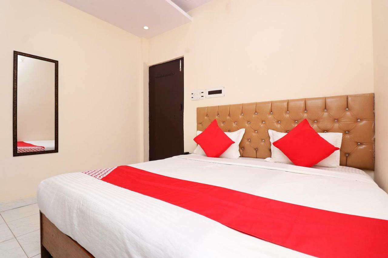 Oyo 30288 Hotel Moon Palace ลัคเนา ภายนอก รูปภาพ
